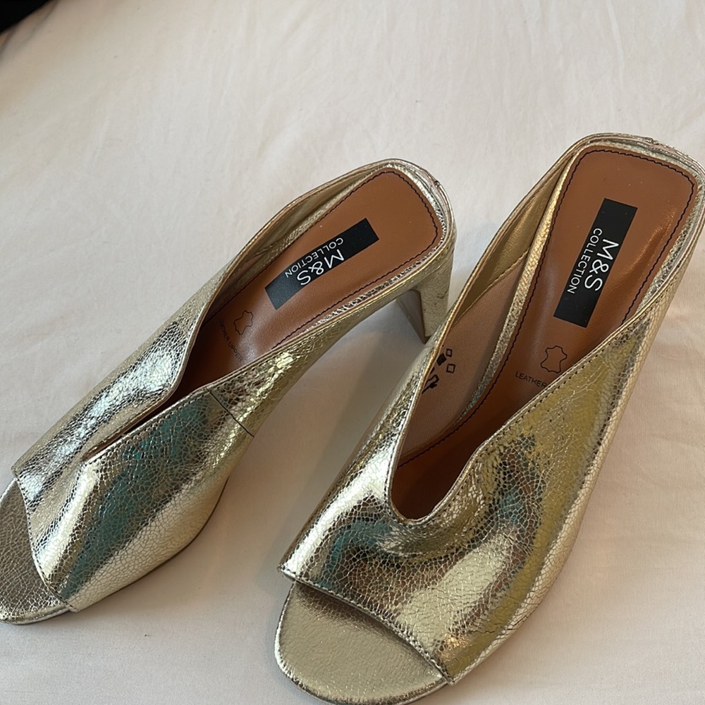 Heels - Picture 5 of 7